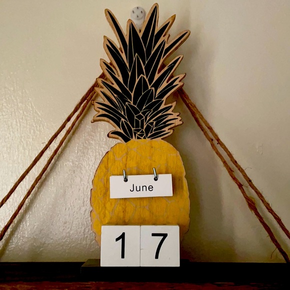 Month and day display - Picture 1 of 5
